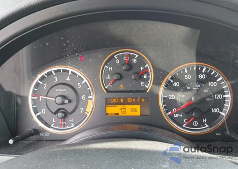 2010 Nissan Armada Platinum z USA, uszkodzony, nr VIN 5N1BA0NF4AN621731